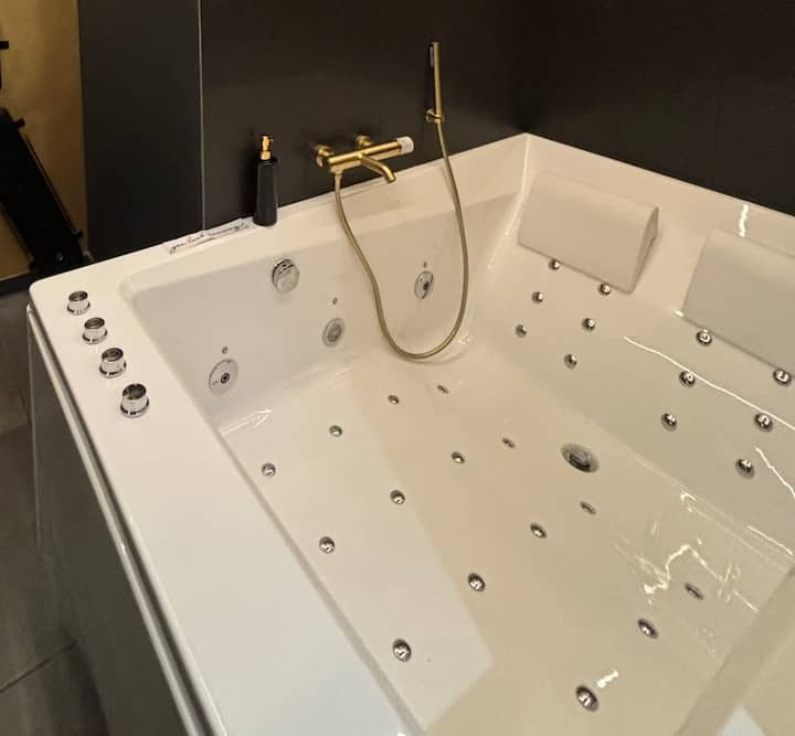 La Suite Tentation (Jacuzzi)