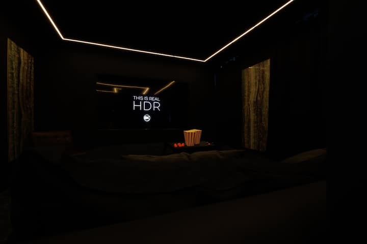 Nuit Romantique - Jacuzzi, Écran Géant, Billard