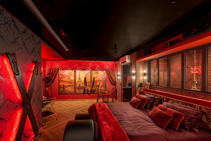 Suite Cabaret - Love room spa et cinéma