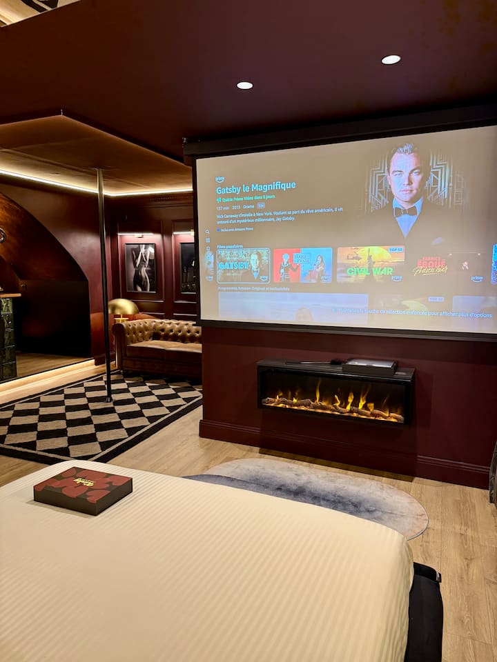 Love Room Luxe - Balnéo - Cinéma