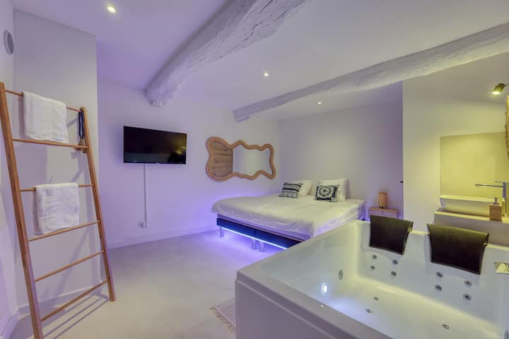 Suite Eros - Appartement grec avec jacuzzi