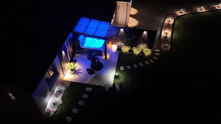 Suite haut de gamme avec jacuzzi 4*