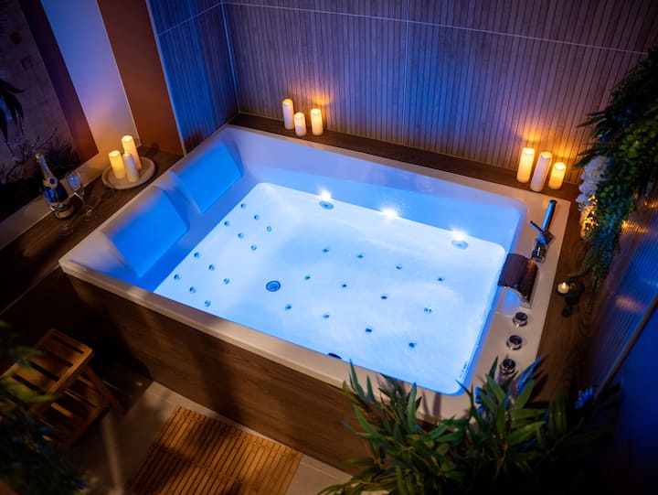 Nagomi Suite - Jacuzzi Privatif et cinéma