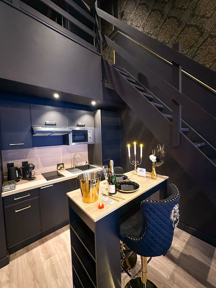 Suite de Luxe - Jacuzzi privatif - Cinéma