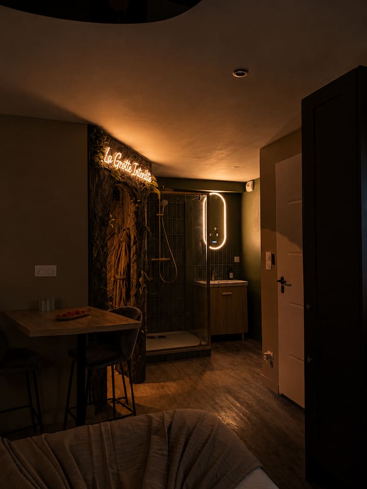 La Grotte Interdite - Jacuzzi d'exception