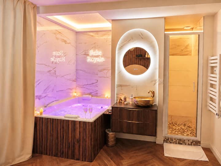 La Suite Royale — Loveroom & Jacuzzi privé