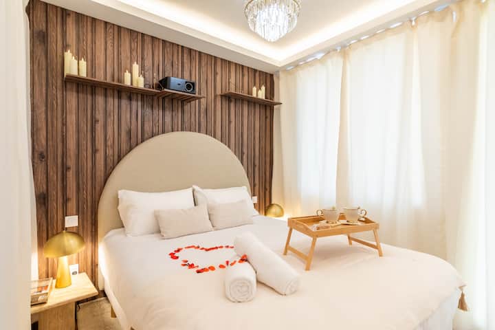 La Suite Royale — Loveroom & Jacuzzi privé