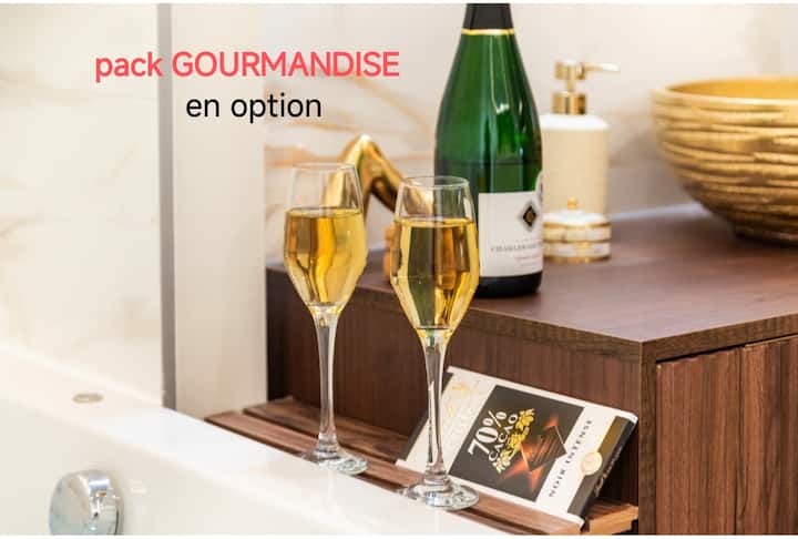La Suite Royale — Loveroom & Jacuzzi privé
