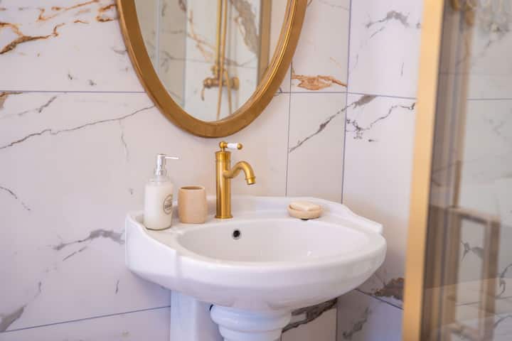 L'Éclat d'Or - Suite Romantique & Spa Privatif