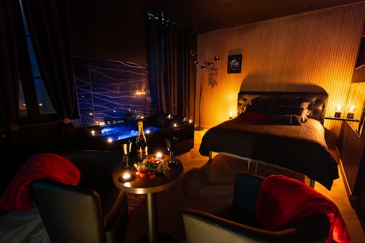 Suite Interdite - Jacuzzi Privé & Nuit Sensorielle