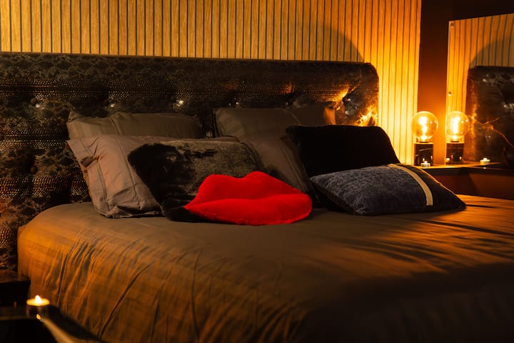 Suite Interdite - Jacuzzi Privé & Nuit Sensorielle